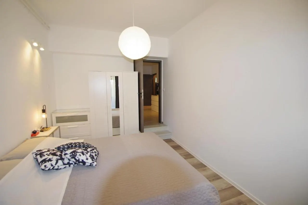 Holiday Apartment Kate Valbandon